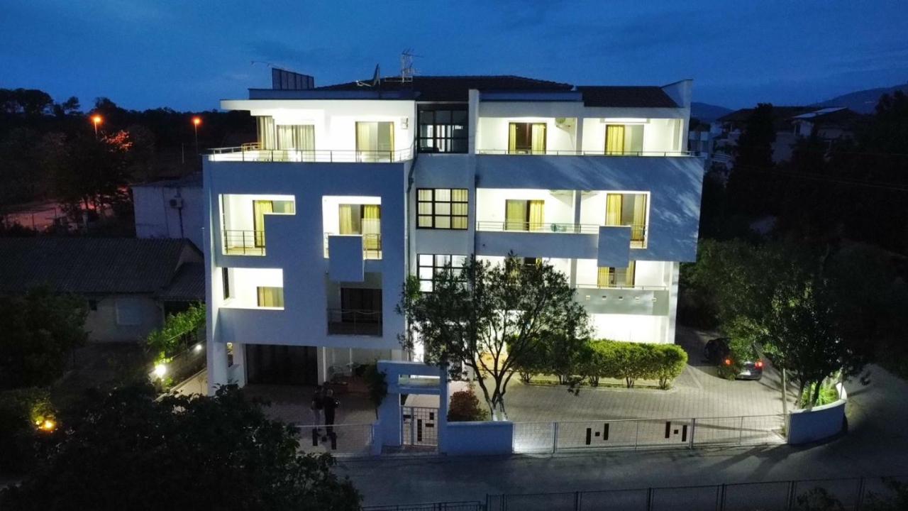 Готель Buzuku House Улцинь Екстер'єр фото