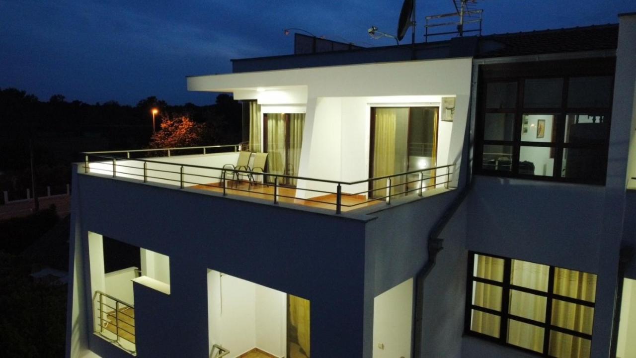 Готель Buzuku House Улцинь Екстер'єр фото