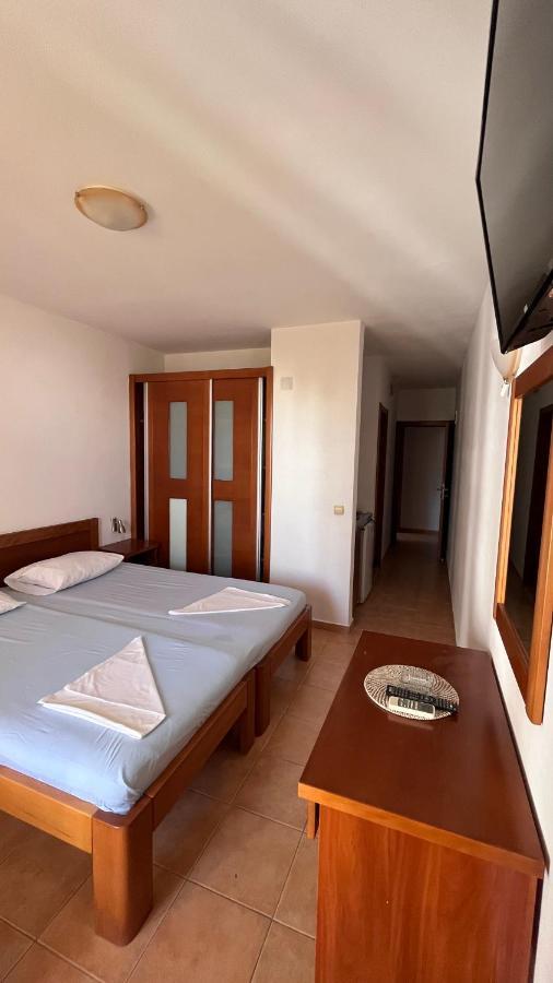 Готель Buzuku House Улцинь Екстер'єр фото
