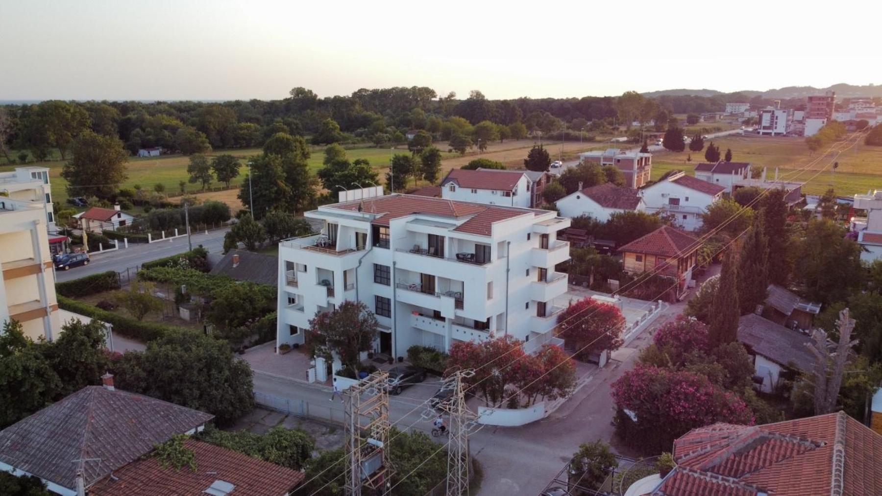 Готель Buzuku House Улцинь Екстер'єр фото